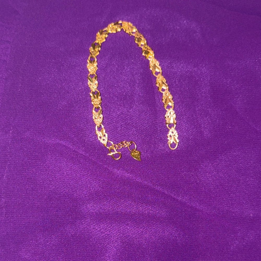 Elegant Gold Bracelet for Women